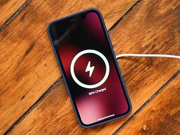 木里苹果手机维修分享iPhone 12可以随便充电吗 
